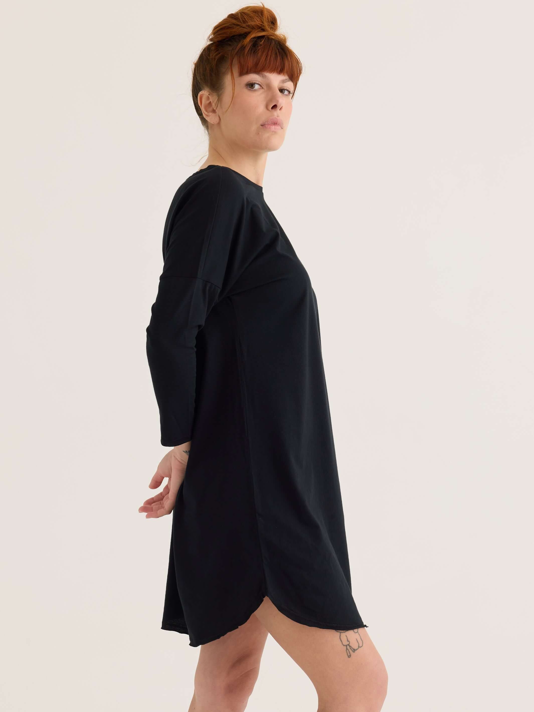 long sleeve tee dress in black, side view
